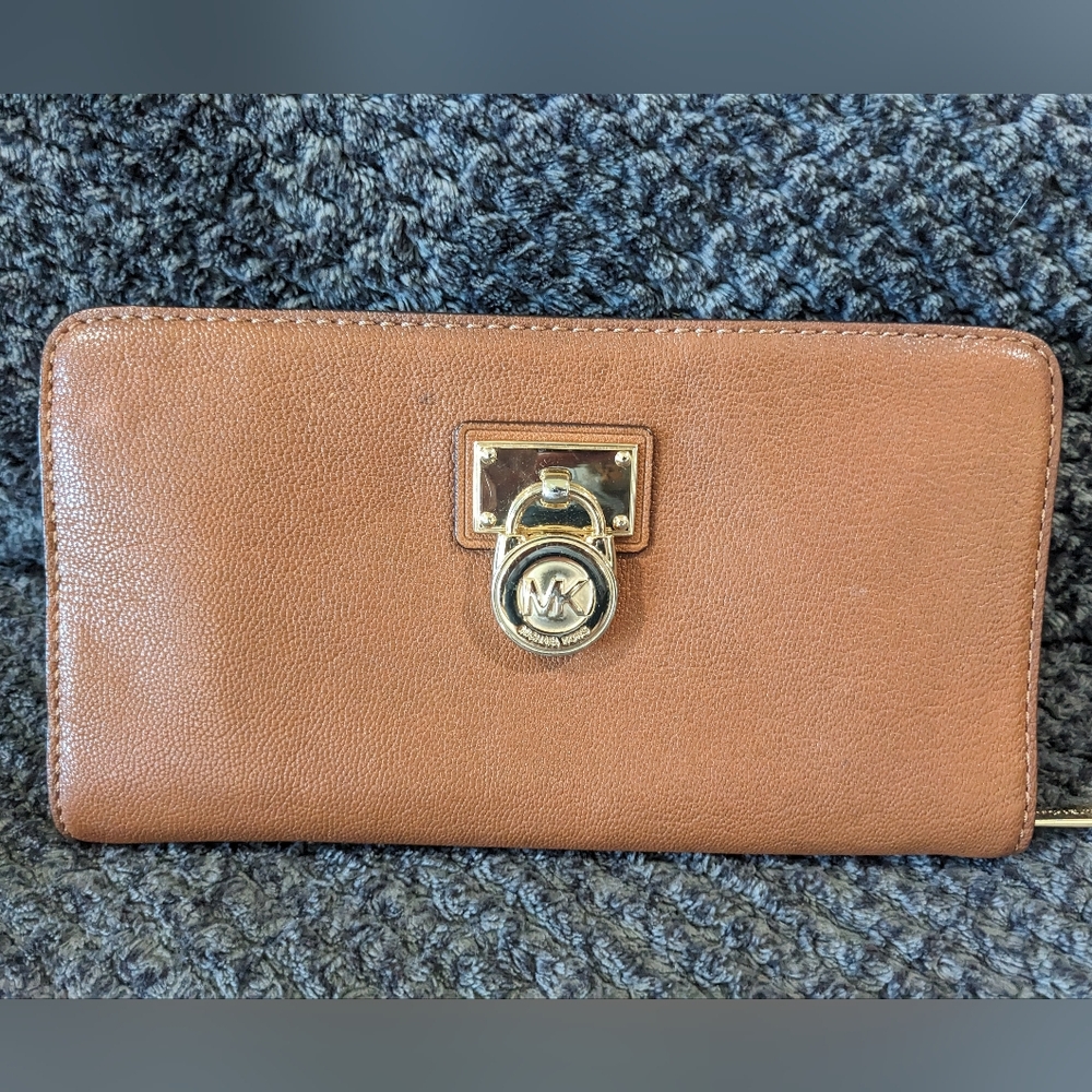 MICHAEL KORS Caramel Brown Leather Hamilton Zip Around Wallet